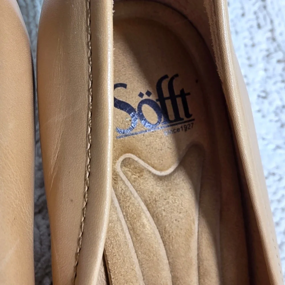 Sofft Pumps Tan Nude Supple Leather Round Toe Heels Womens 7.5M Excellent
